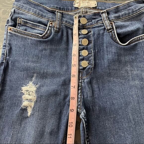 Free People Distressed Raw Hem Jeans Button Fly Size 28 - Picture 11 of 13